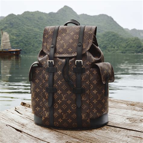 maleta louis vuitton hombre precio colombia|Empresas del grupo LVMH .